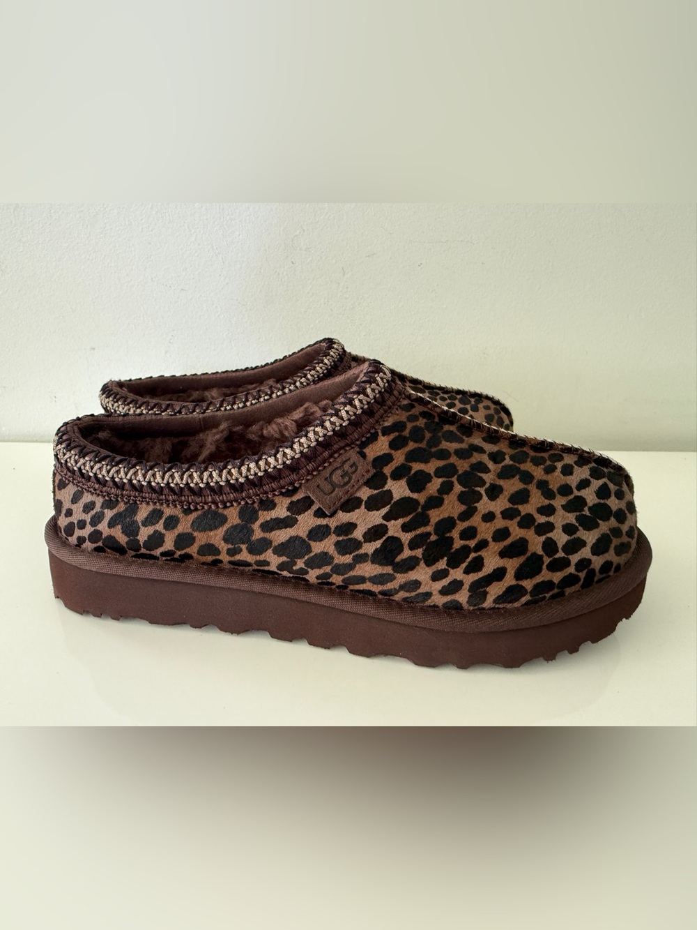 NWOB UGG Tasman Caspian Calf Hair Slipper Mules Shoes Size 9 Animal Print - Picture 2 of 6